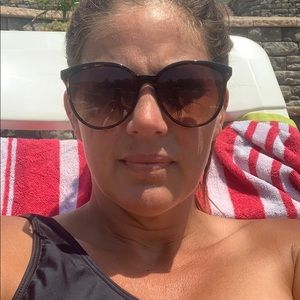 Meet your Posher, Traci